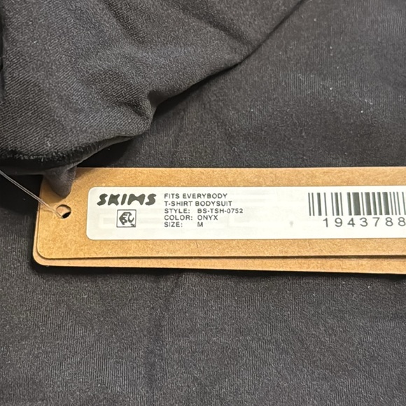 SKIMS FITS EVERYBODY T-SHIRT BODYSUIT - Picture 6 of 11